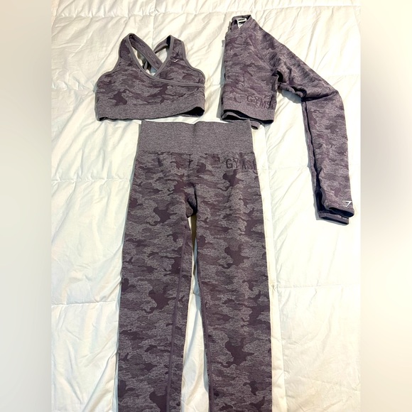 Gymshark Women’s Adapt Camo Set - Picture 2 of 8
